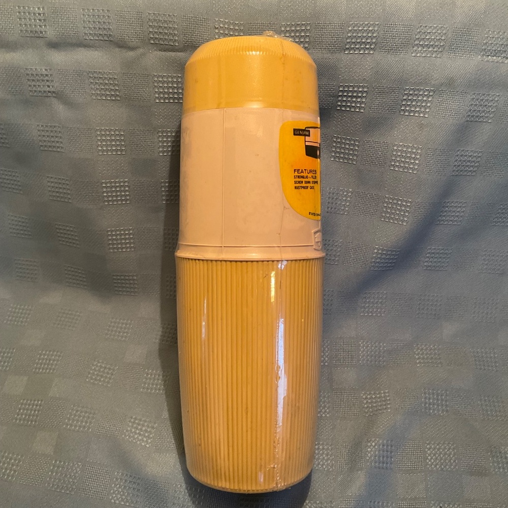 VTG Thermos Quart Size #6402 King Seeley Harvest Gold SEALED - Picture 3 of 11